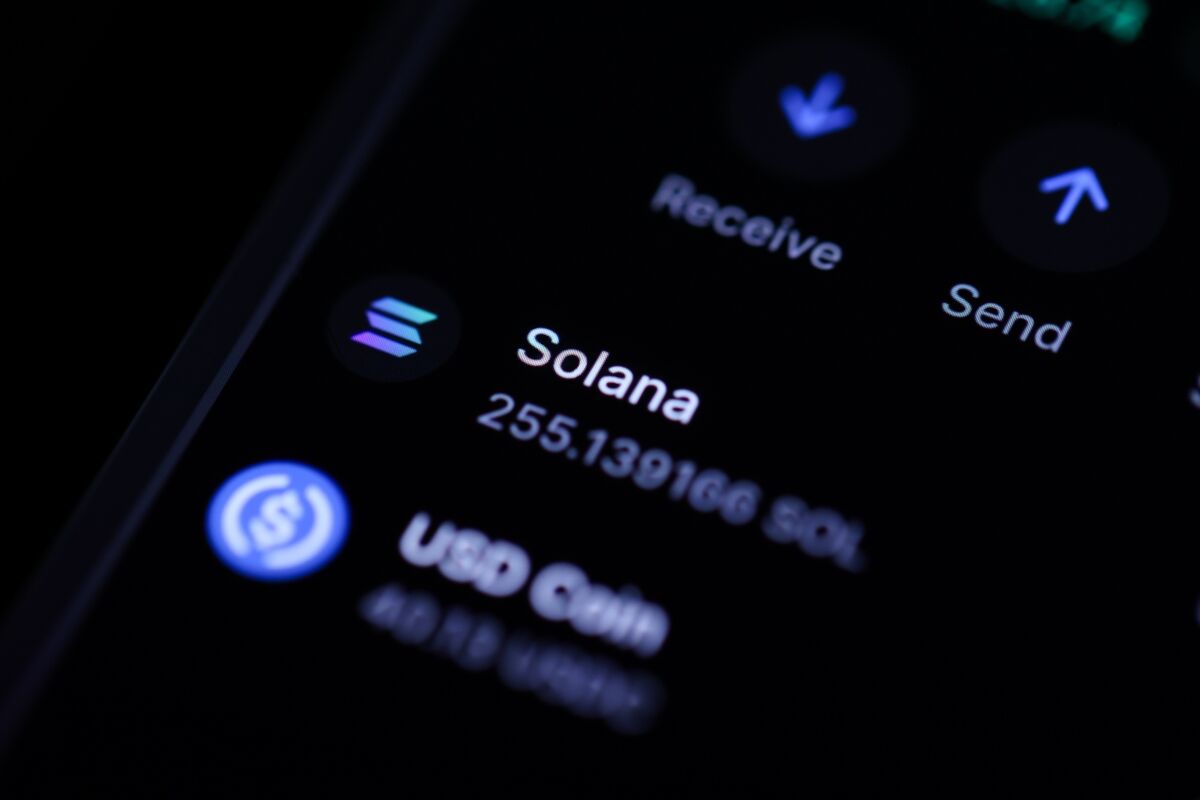 FTX to auction more Solana tokens this week, potential bidders say (SOL)