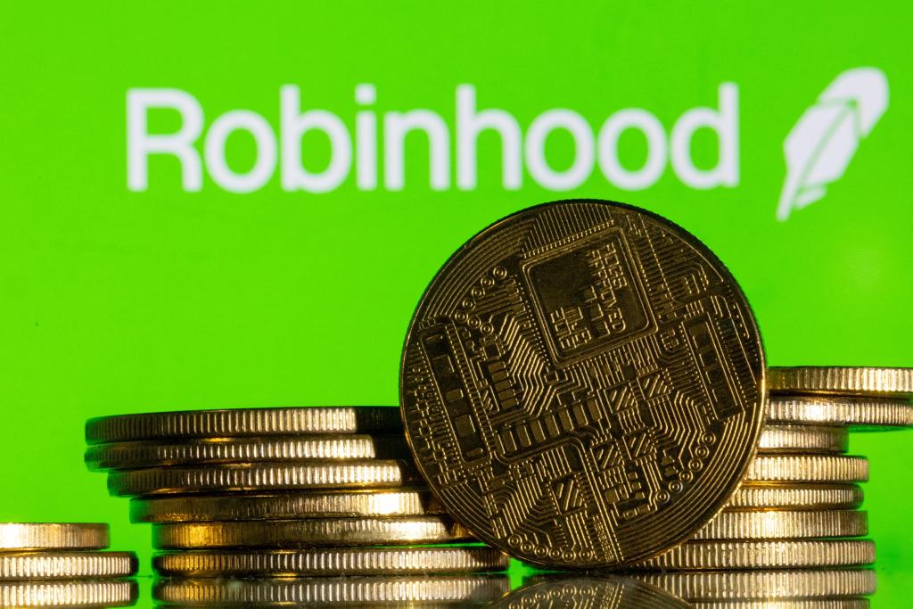 Robinhood warns that the feds could penalize the company for crypto tokens traded on the platform